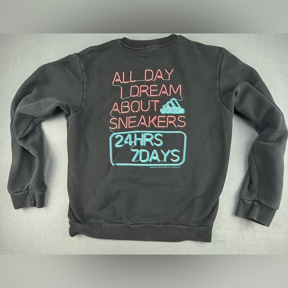 Adidas Black Crewneck Back Graphic “All Day I Dream About Sneakers” Size M